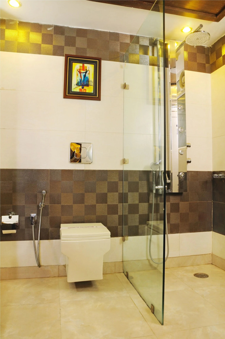 Hotel The Pearl - Newly Renovated in City Centre