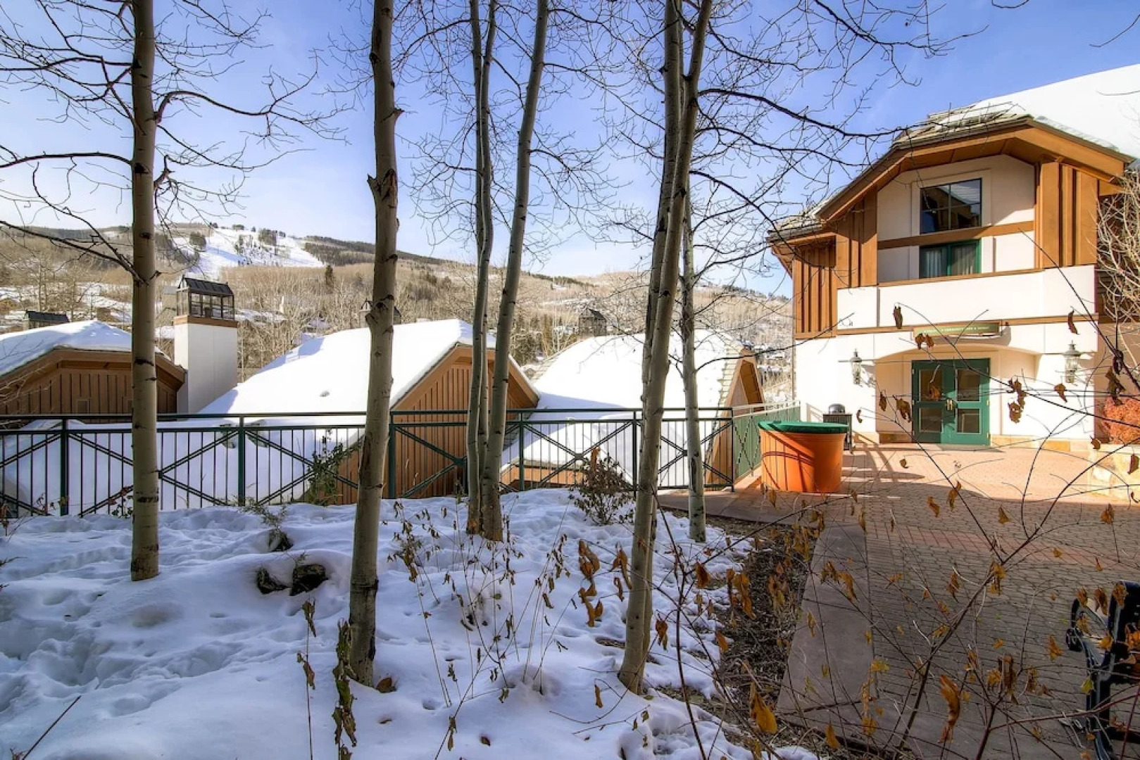 Villa Montane by East West Hospitality