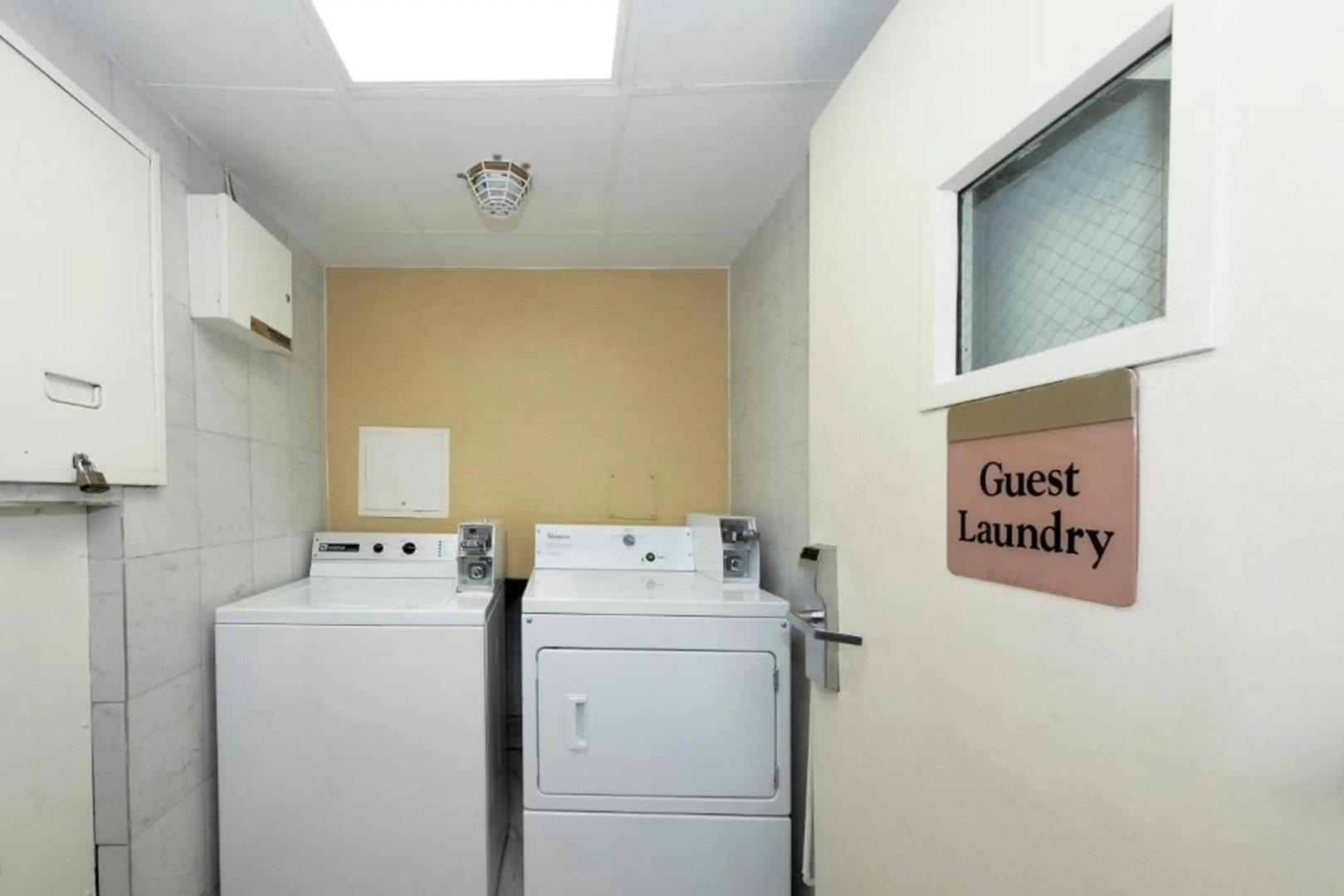 Red Roof PLUS+ Newark Liberty Airport - Carteret