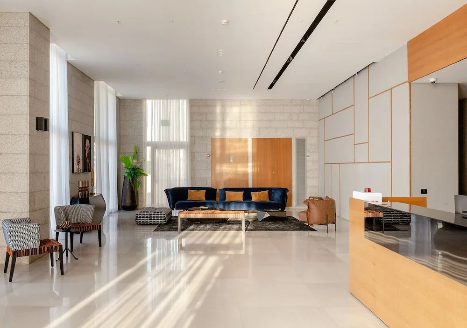 O-O Group -Luxury 3BR APT See View Tower