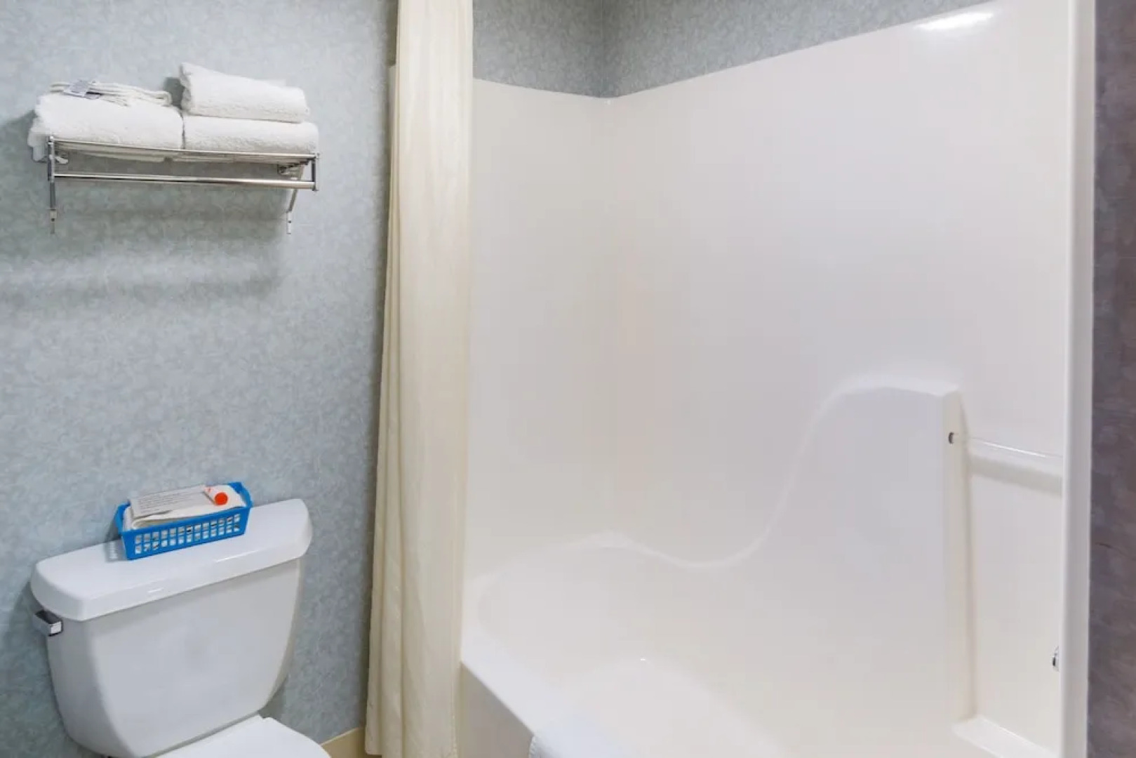 Econo Lodge Inn & Suites Lake Of The Ozarks