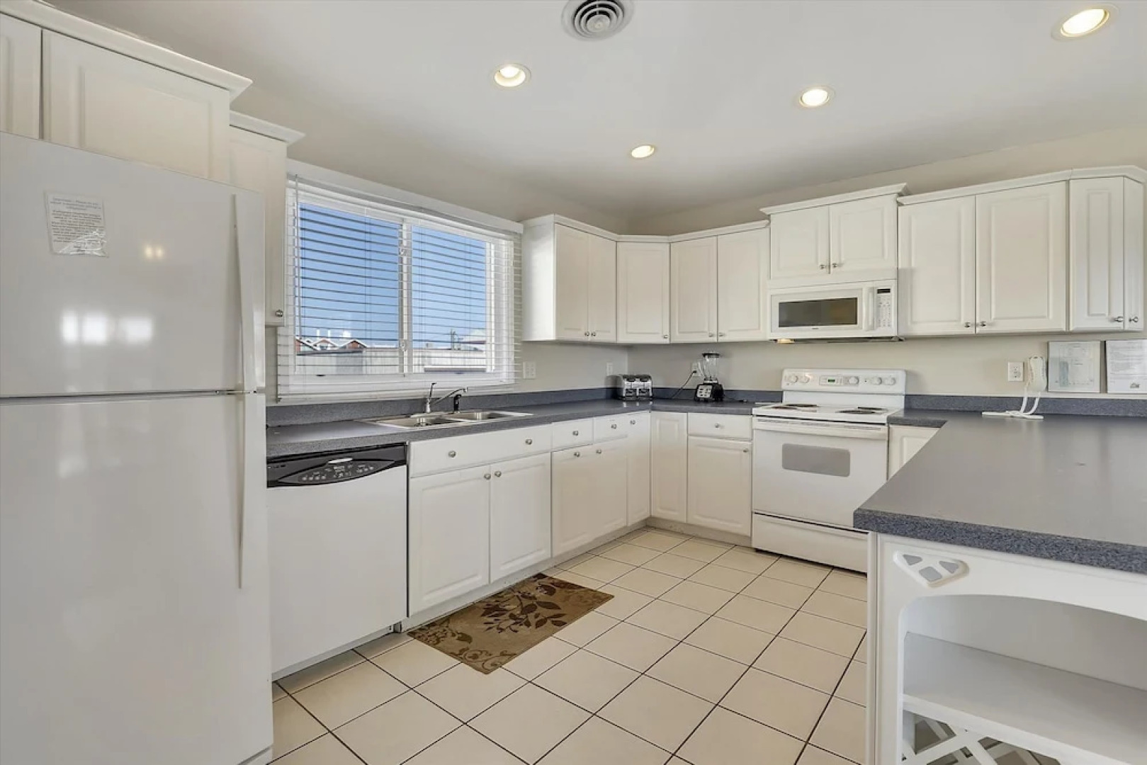 16B Read Street by Long & Foster