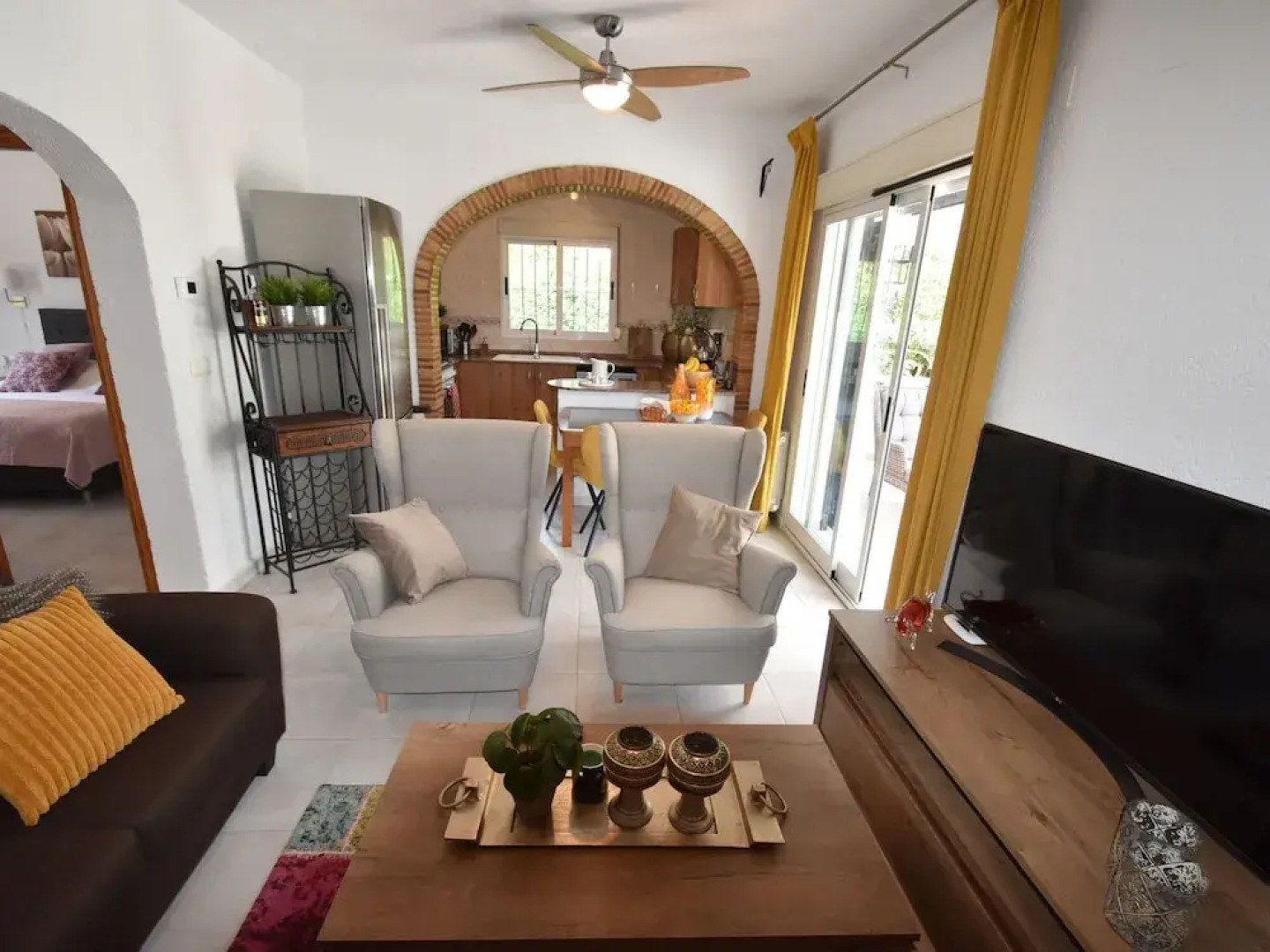 Fantastic Villa in Oliva, Great View of the Mountains & Private Swimming Pool