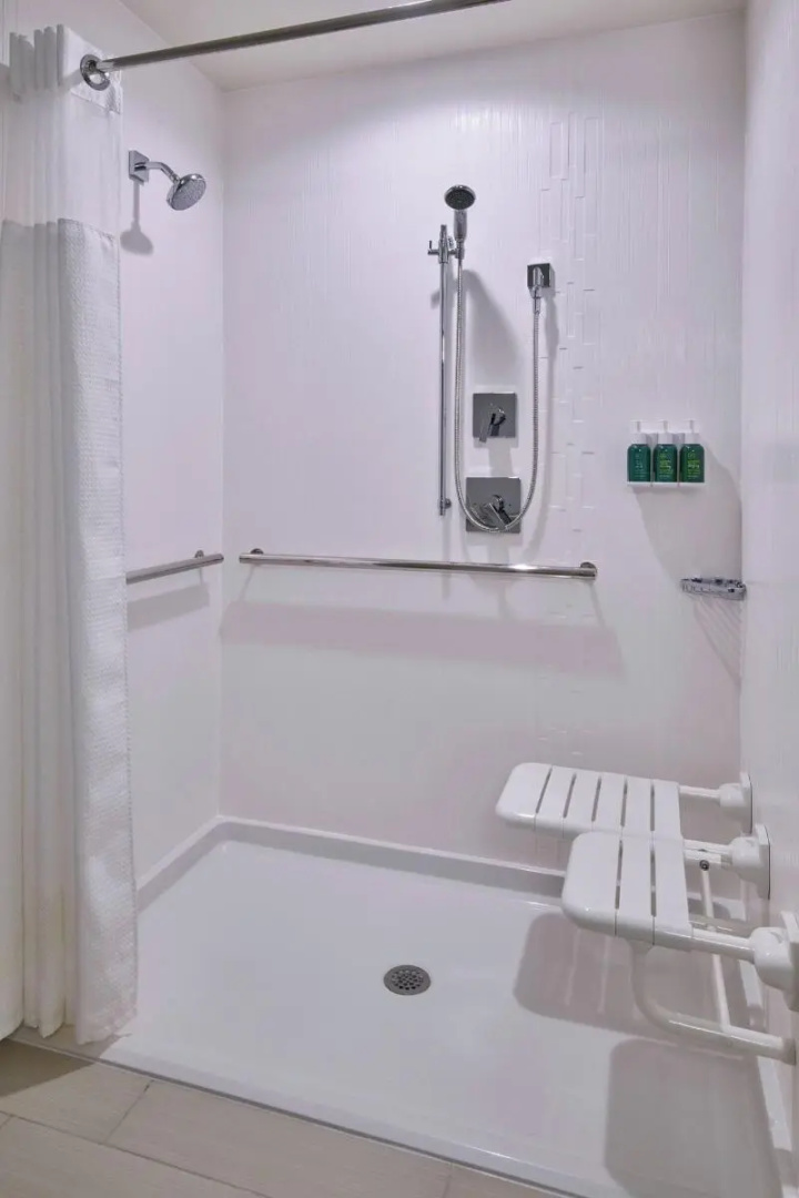 Courtyard by Marriott Petoskey at Victories Square