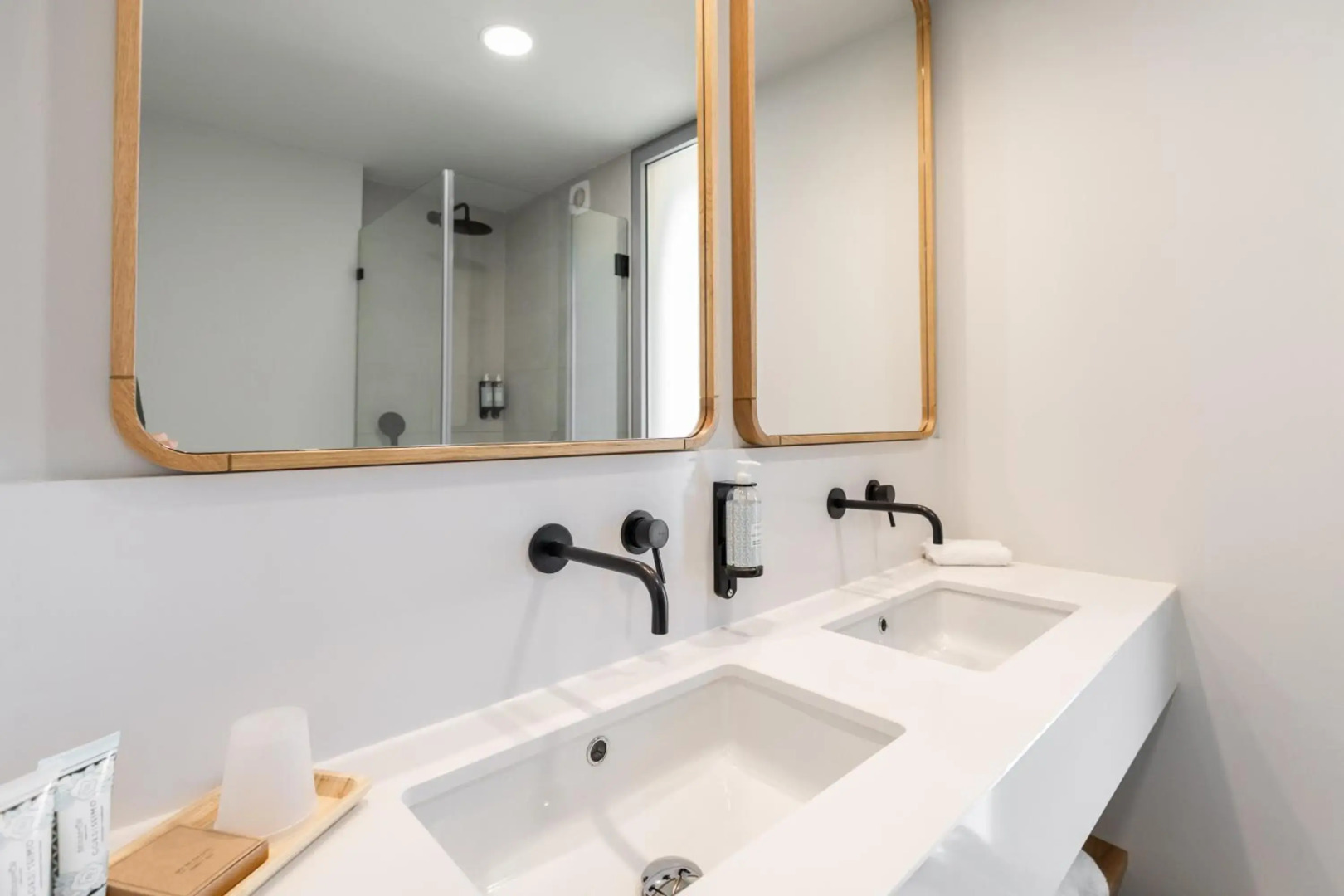 White Shell Beach Villas