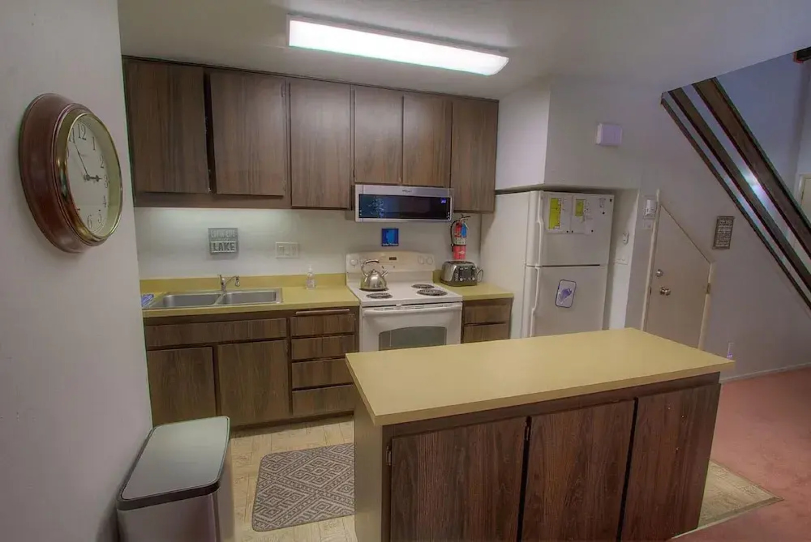 Sparrow's Nest 2 Bedroom Home by RedAwning