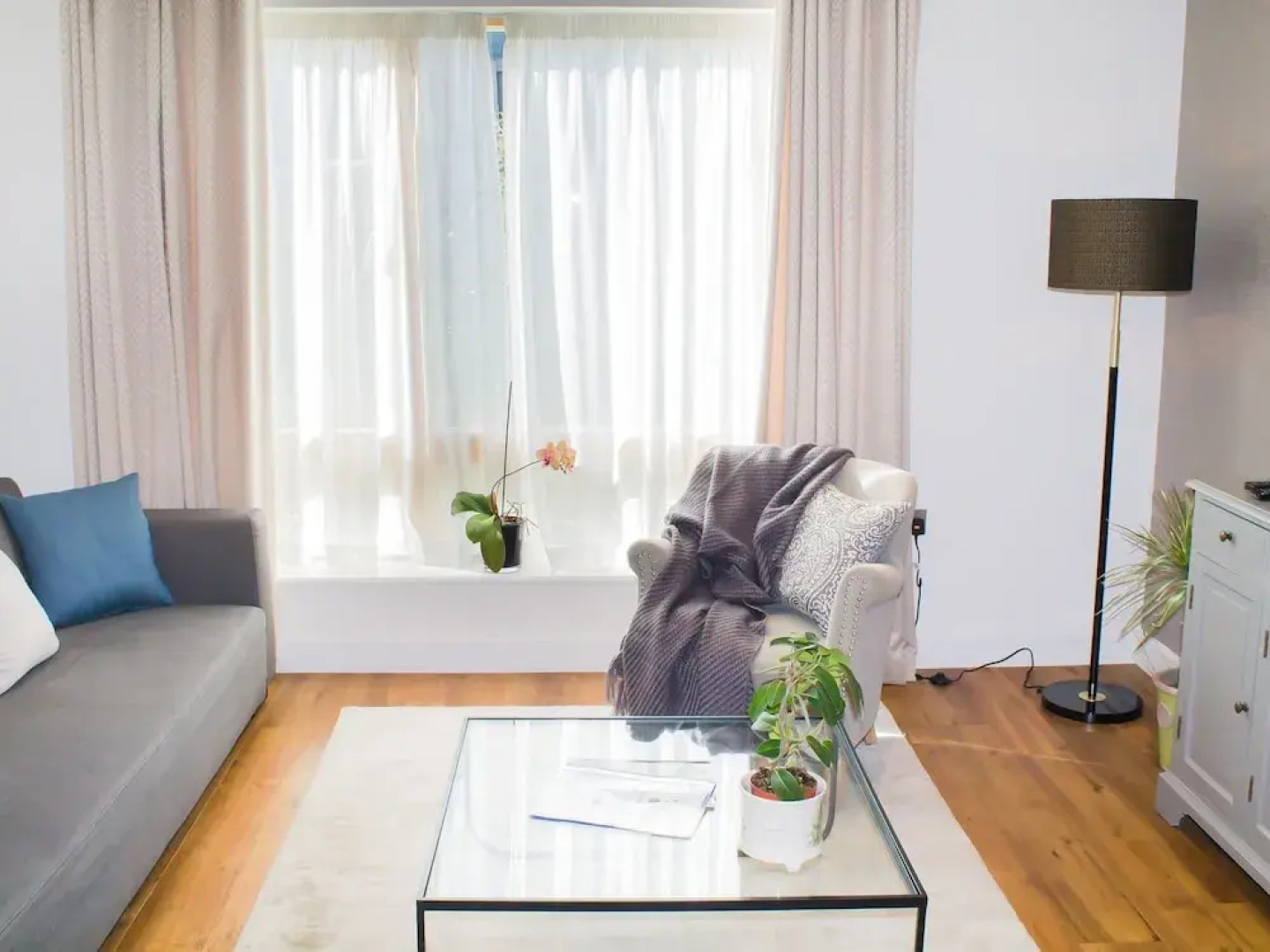 Henge House - Bluestone Apartment