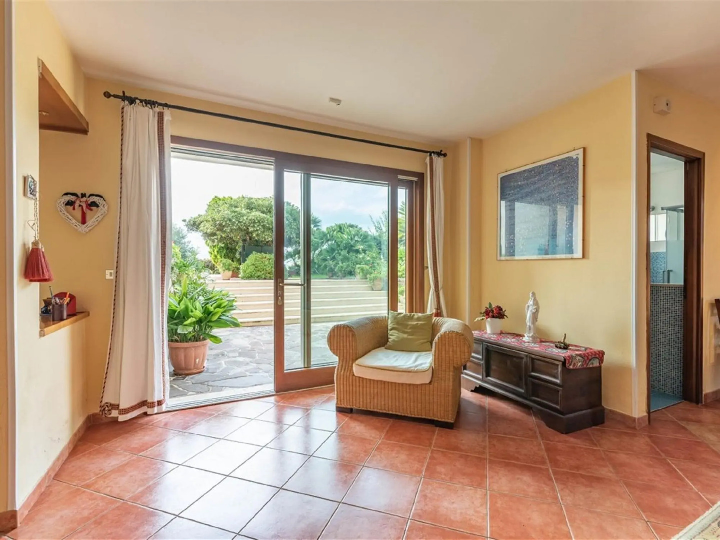 Splendid Villa with swimming pool a stone's throw from Palermo