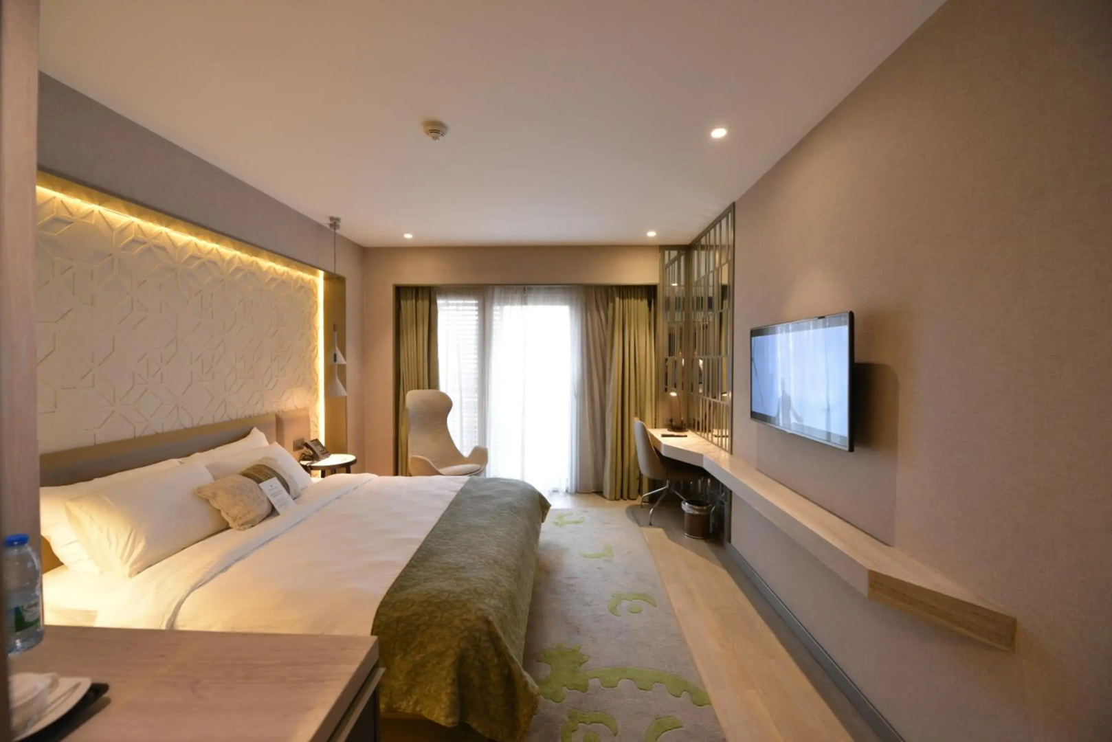 Waxwing Hotel