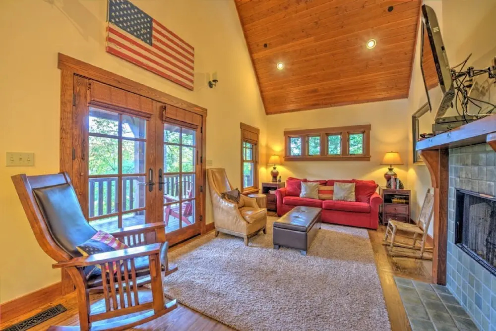 Chickadee's Hatch - 1 Br Cabin