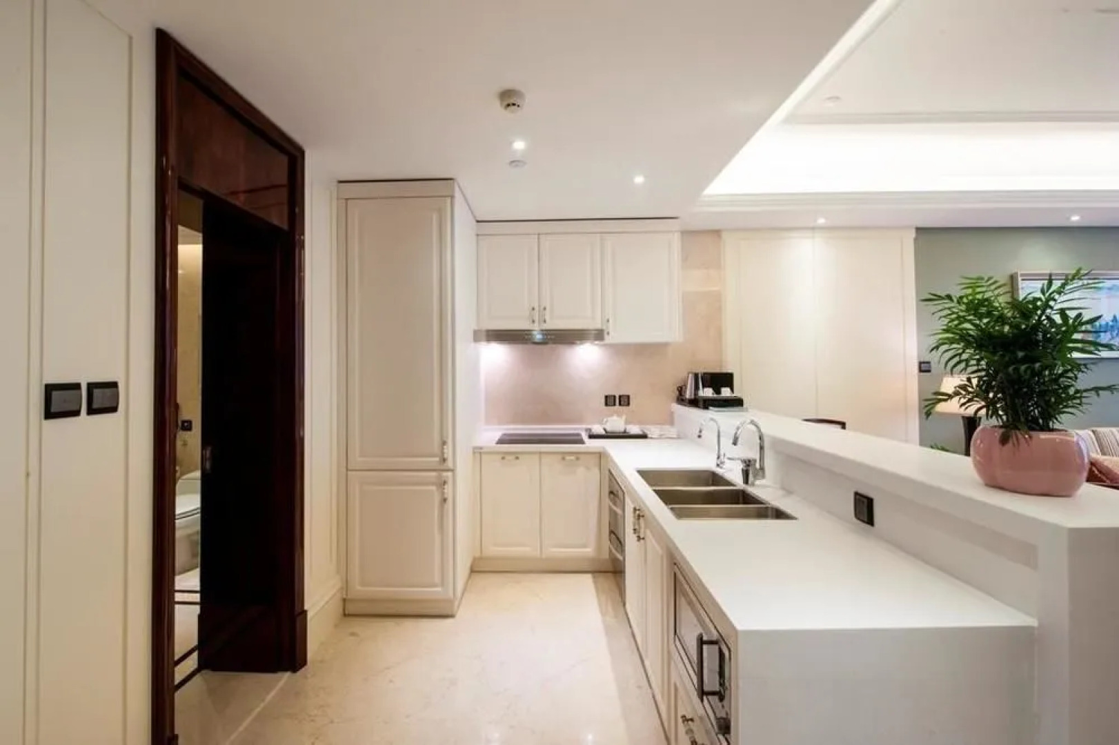 Zhongmao Haiyue Hotel