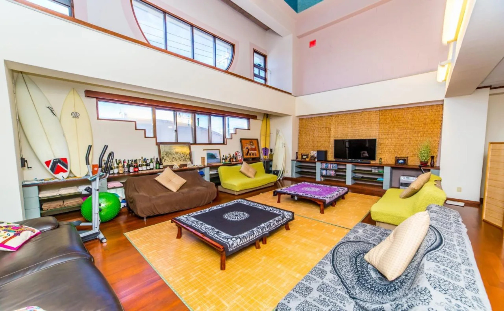 ALL FRIENDS - Hostel