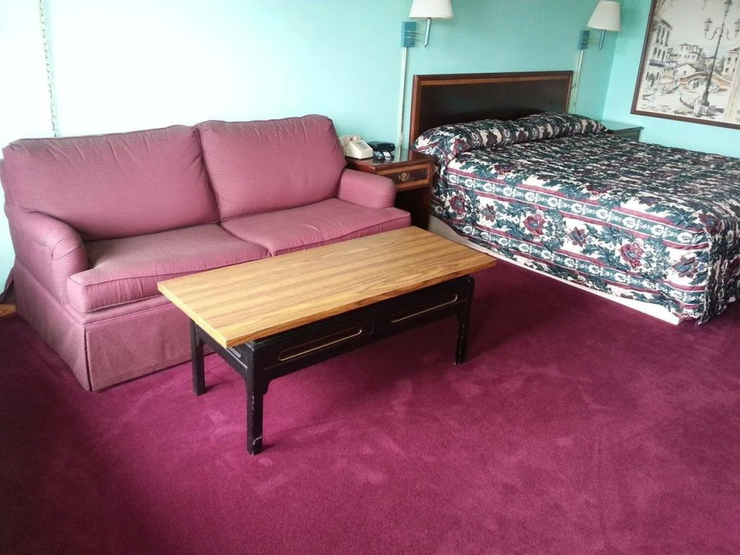 Gray Plaza Motel