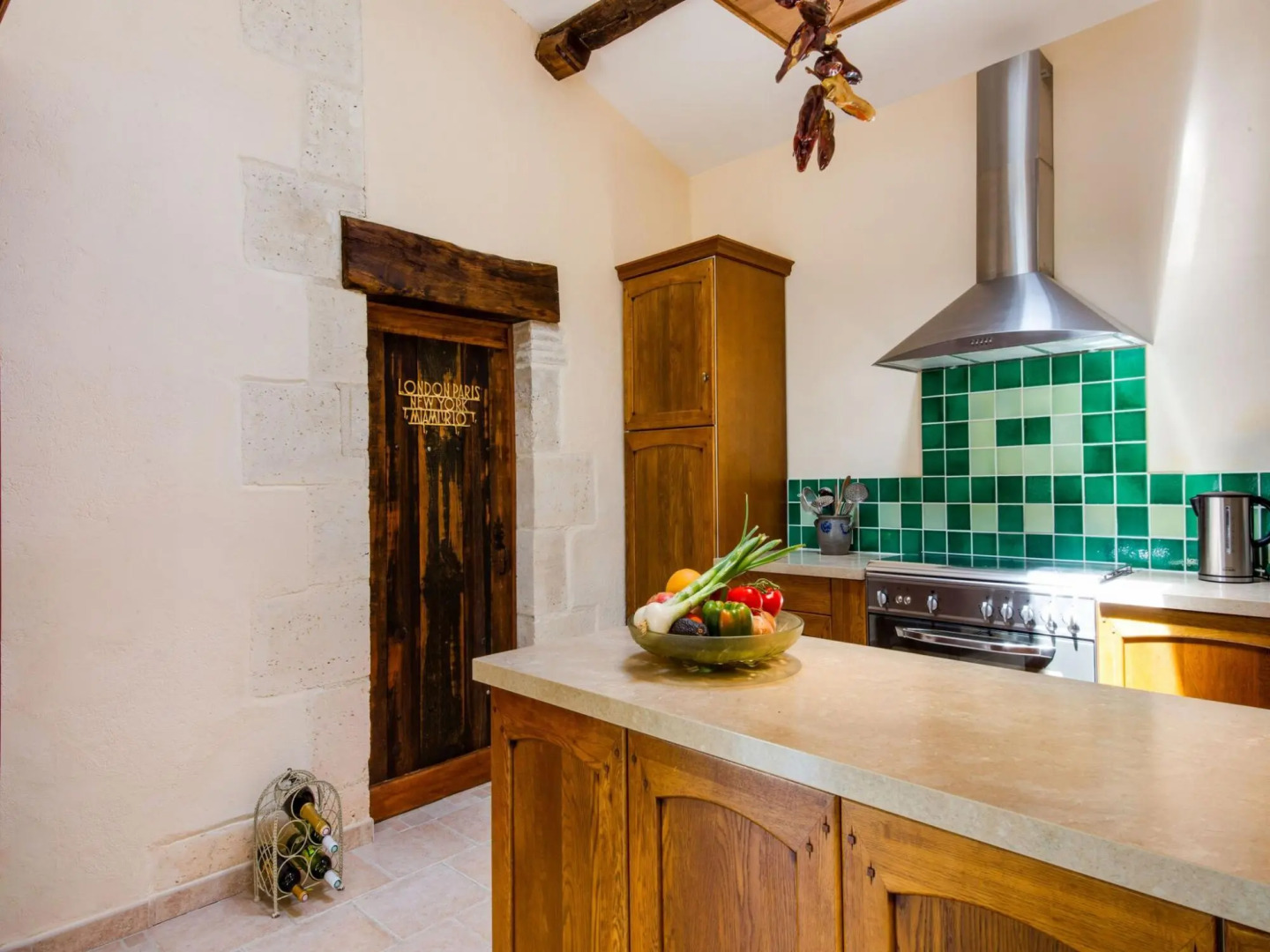 Tranquil Home in Saint-Martin-de-Gurson, 15min from Saint Emilion's vineyard