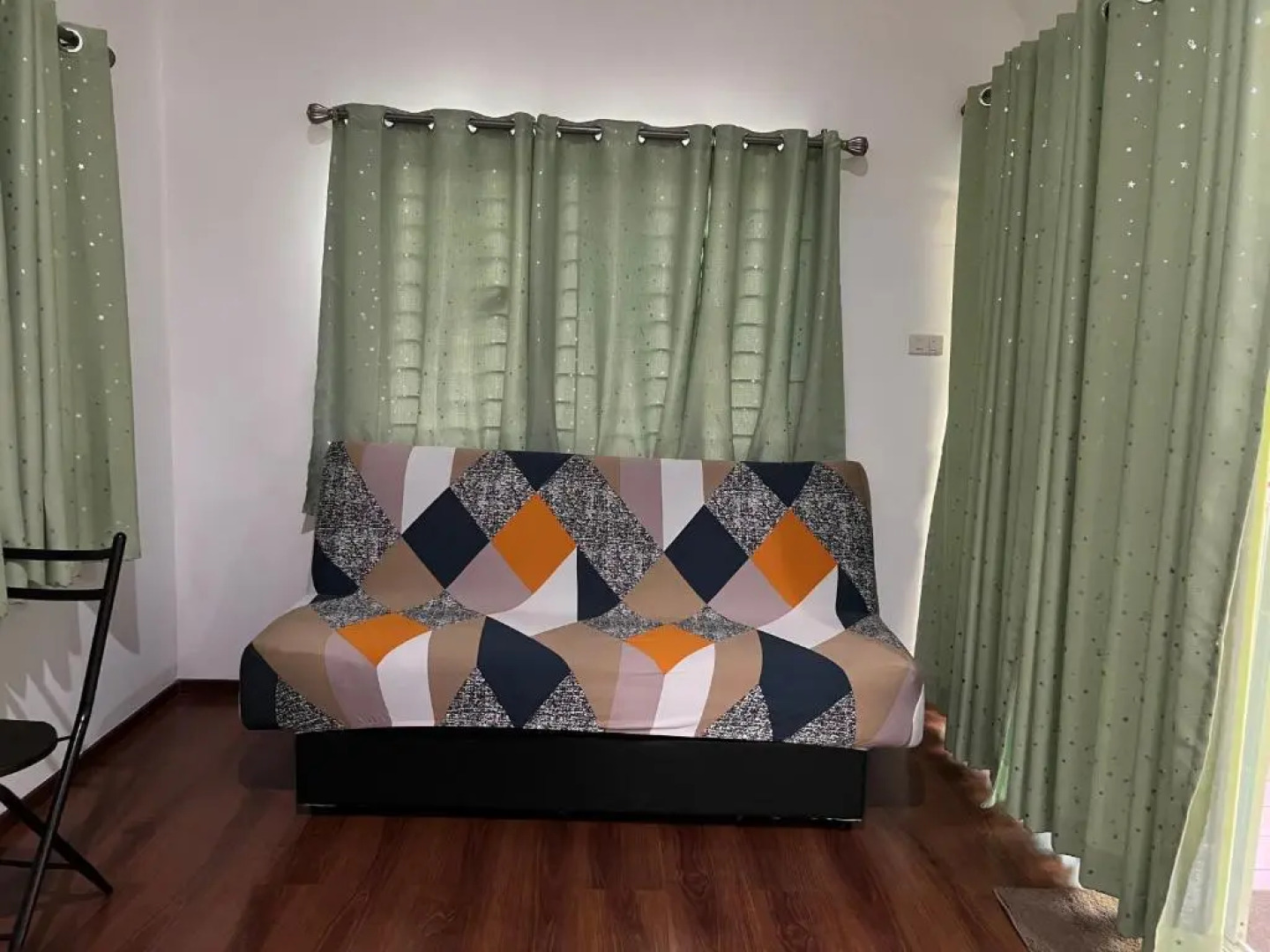 กรีนเกสท์เฮ้าส์ พนัสนิคม