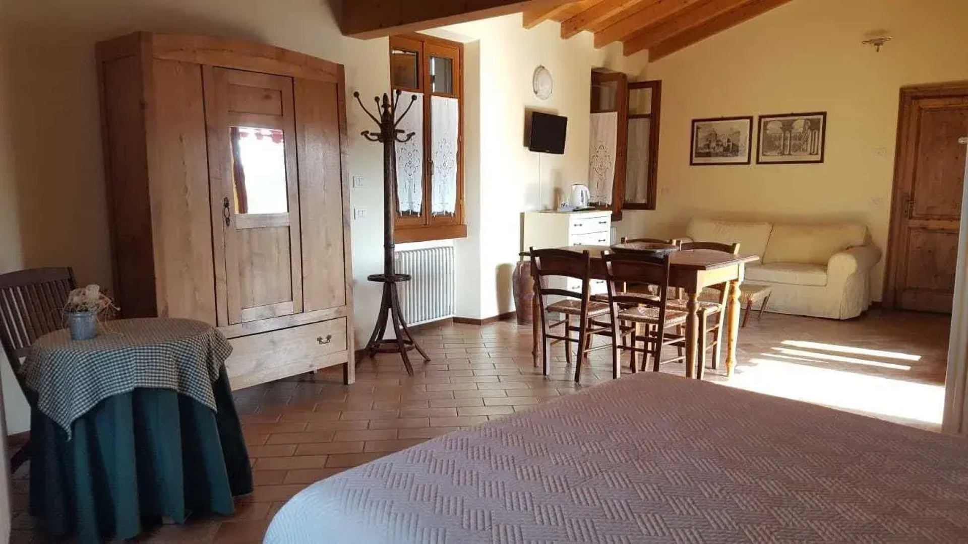 Le Quattro Stagioni B&B and Apartament