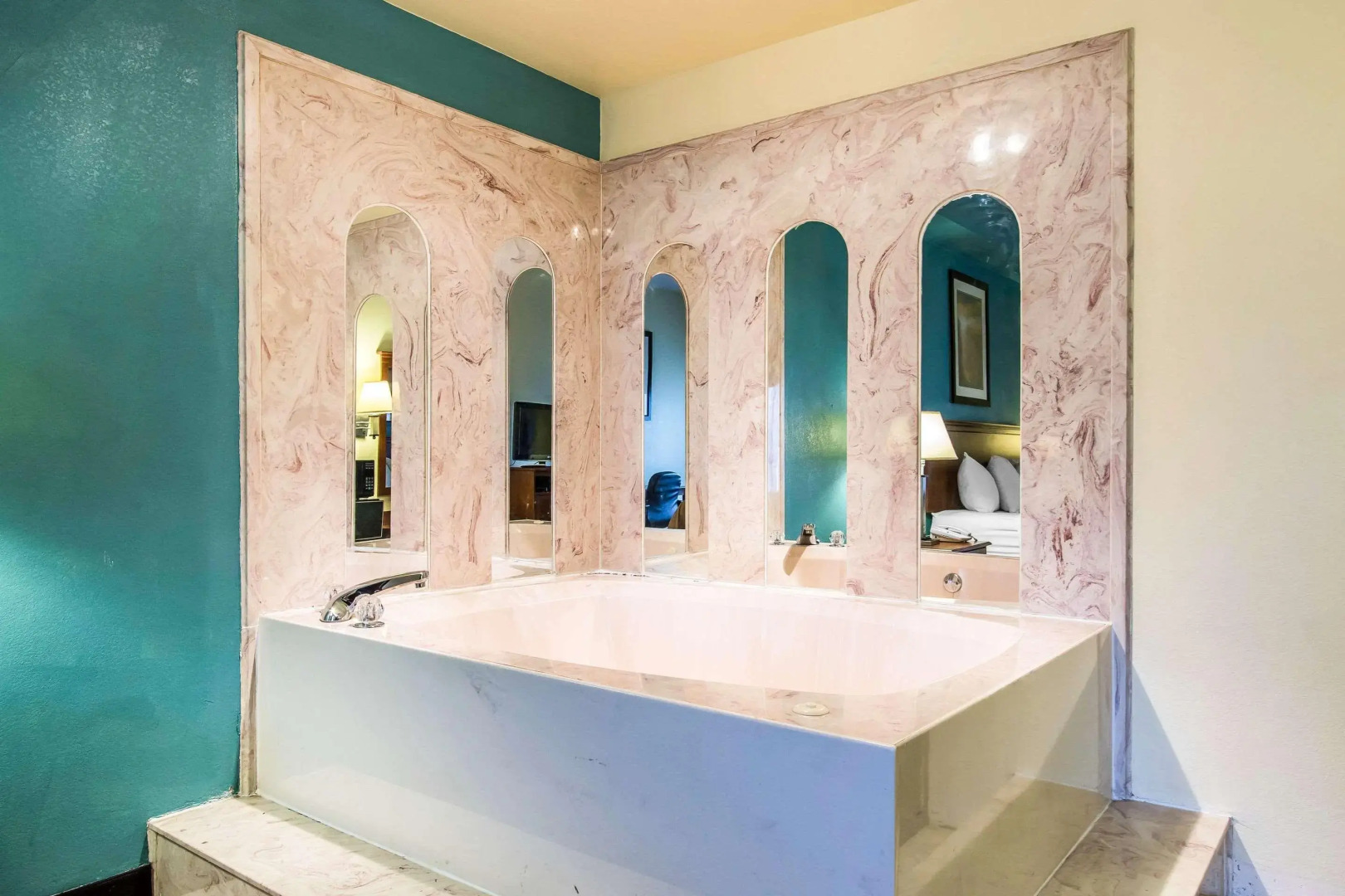 Quality Inn & Suites Memphis East