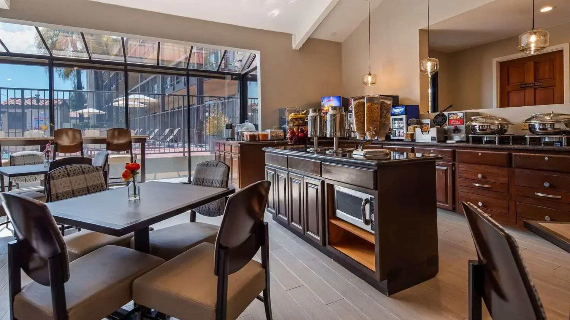 Best Western Plus Executive Inn