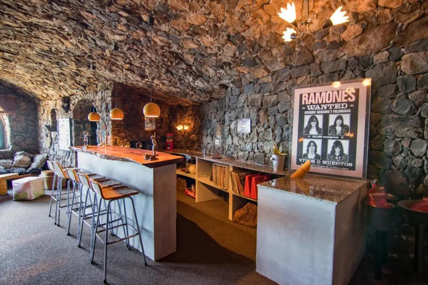 Exclusive Design Villa : 1080 m2, oceanfront, 2 swimming pools.