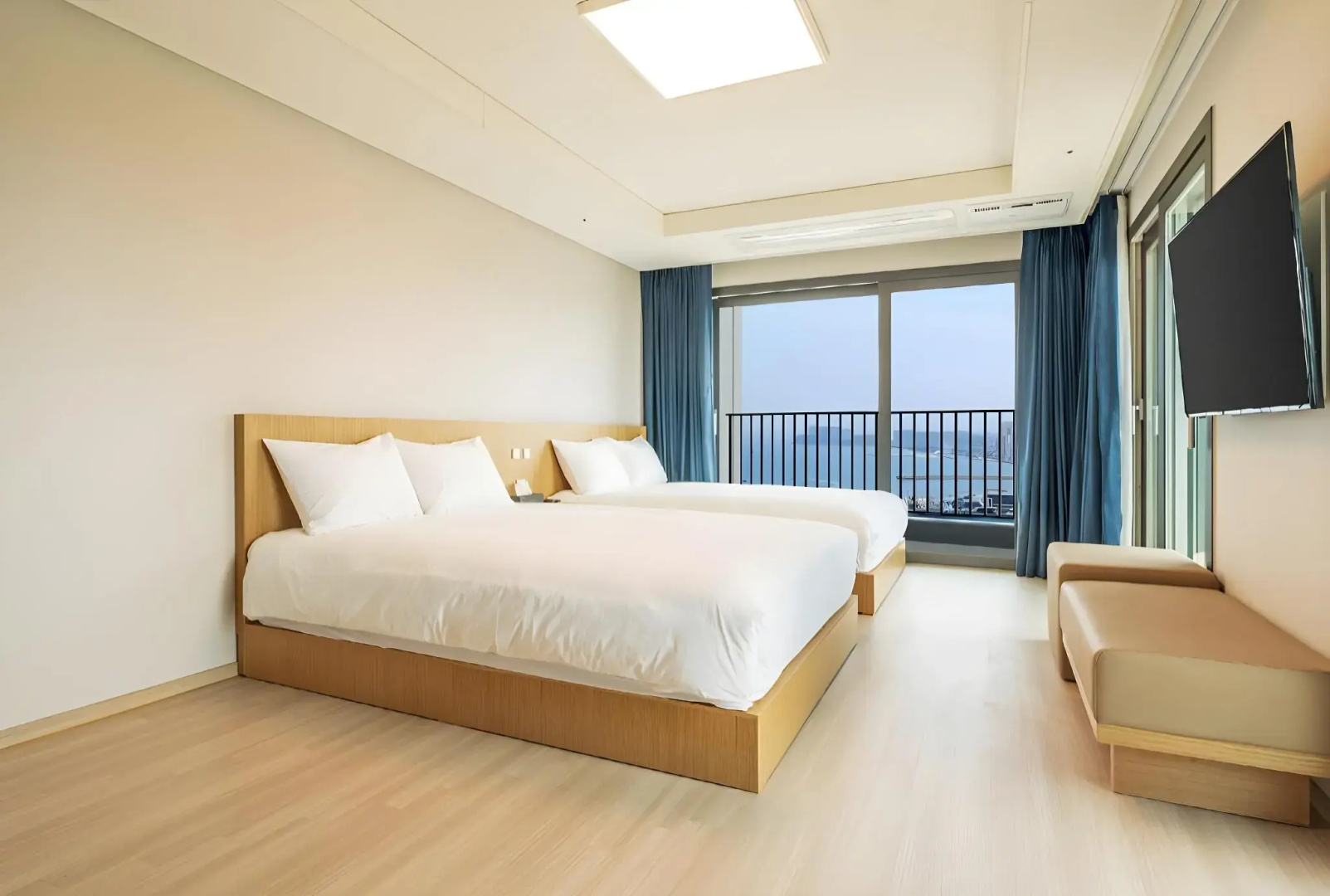 Sokcho I Park Suite Hotel and Resort