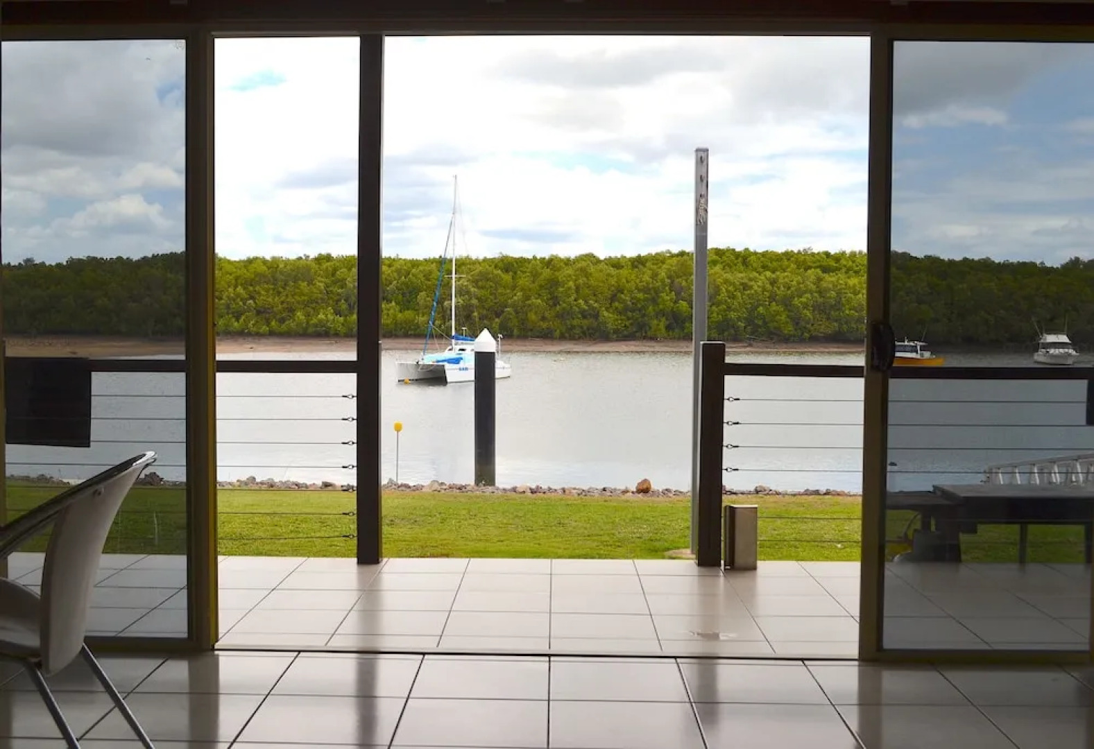Hinchinbrook Marine Cove Resort