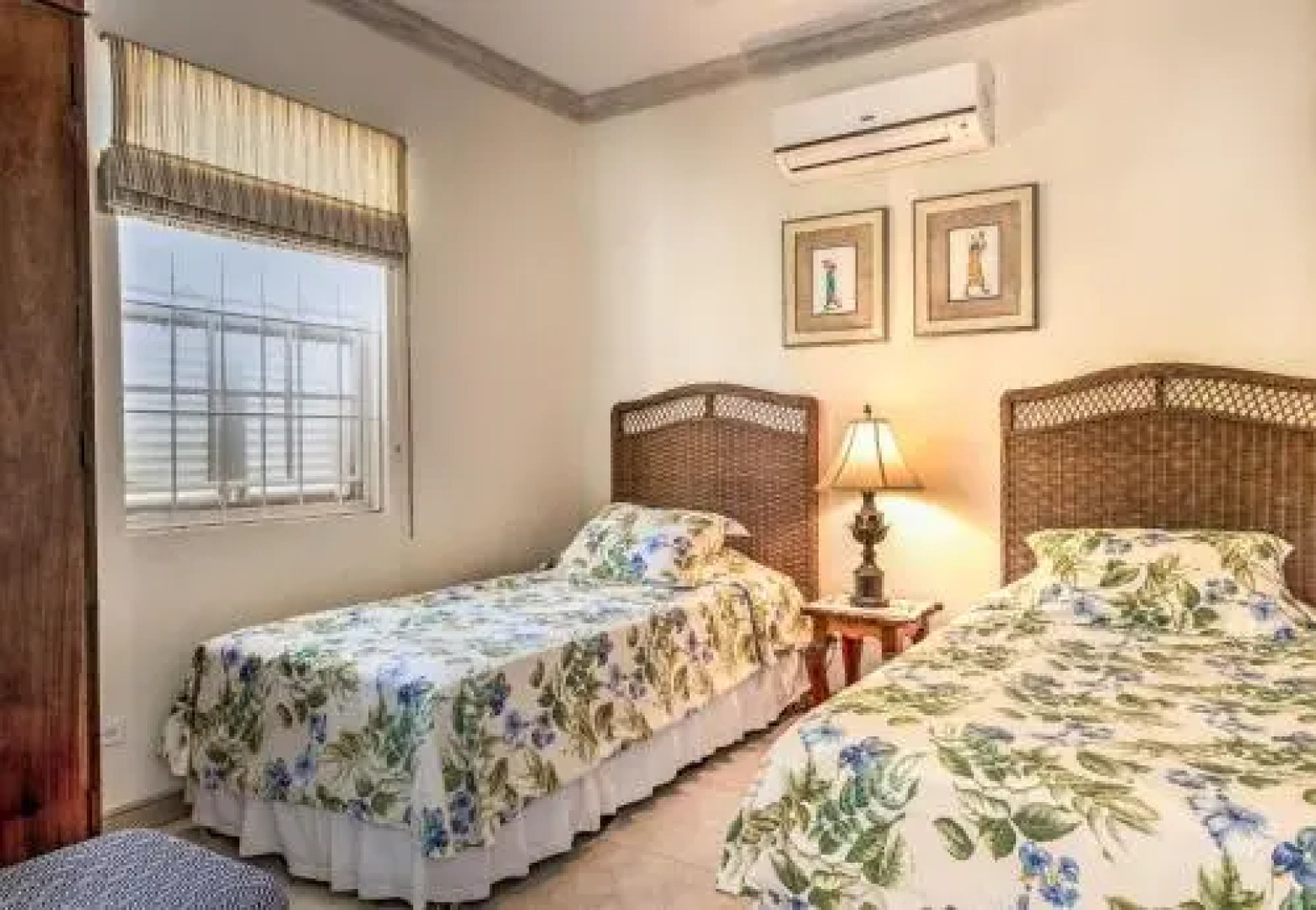 Coral Sands And Carib Edge