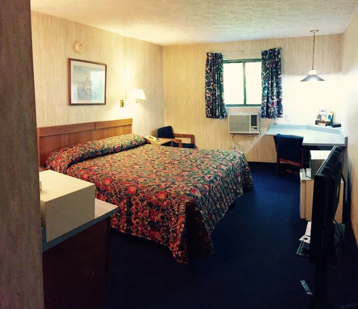 OYO Hotel Chapmanville Inn, WV - Hwy 119