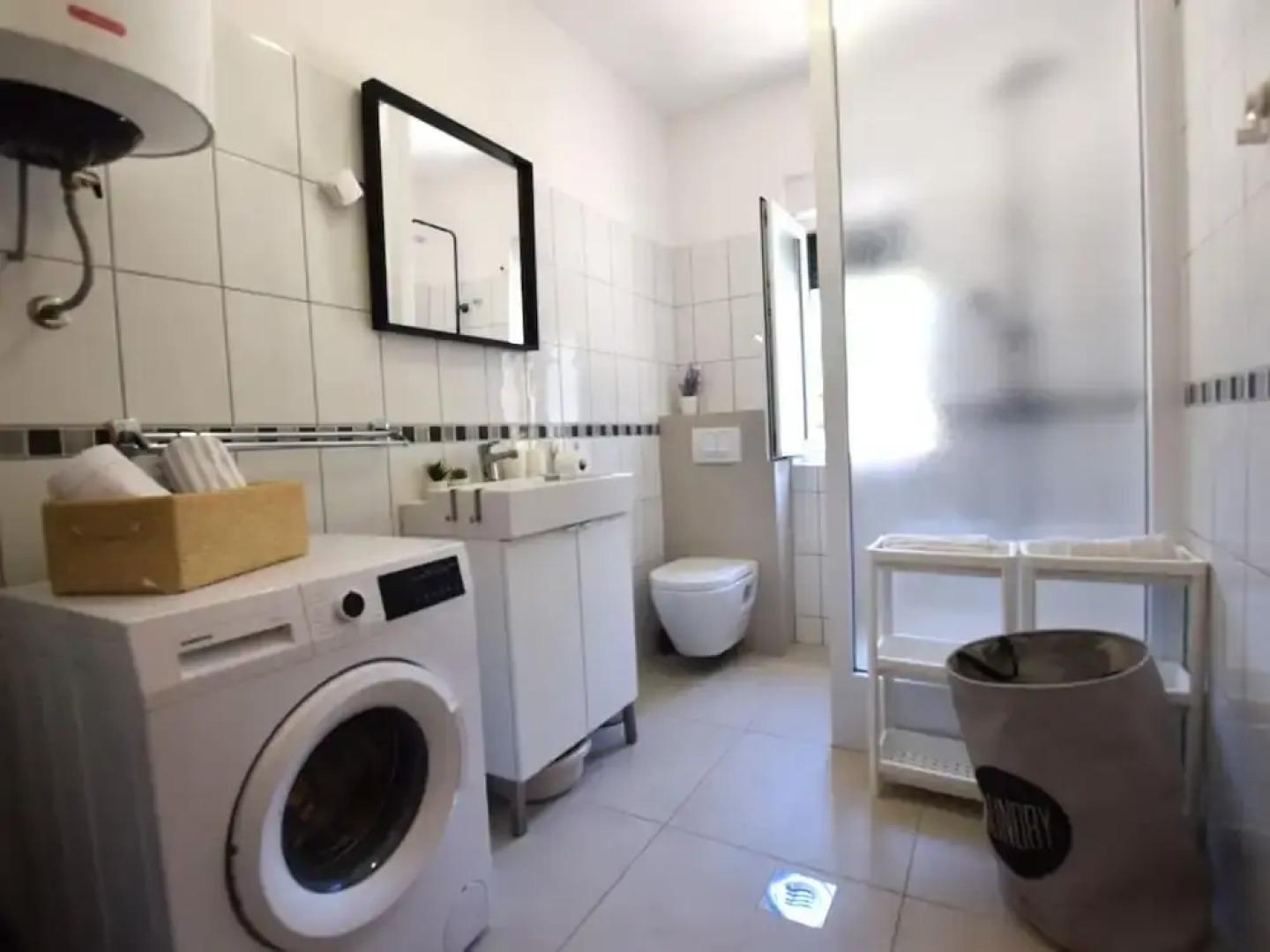 Holiday House in a Quiet Area Near the Sea, Private Garden, Terrace and BBQ