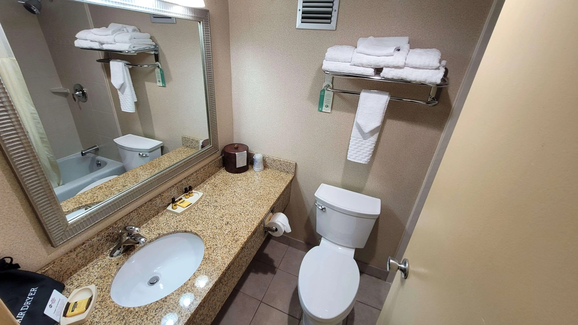 Best Western Plus Bridgeport Inn