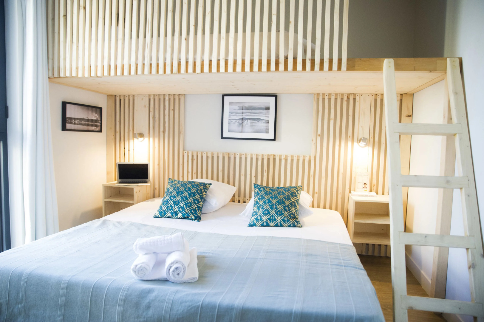 Georges Hostel & Café