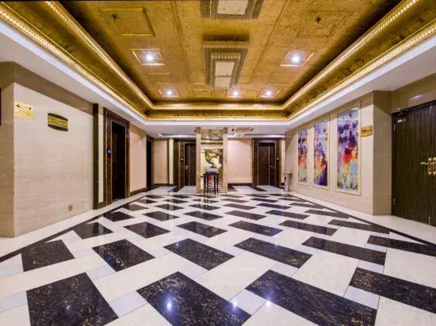 Jinpeng International Hotel (Duyun Dashiban Ancient Street)