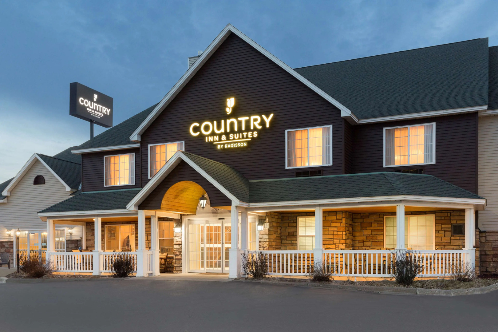 Country Inn & Suites by Radisson Little Falls, MN