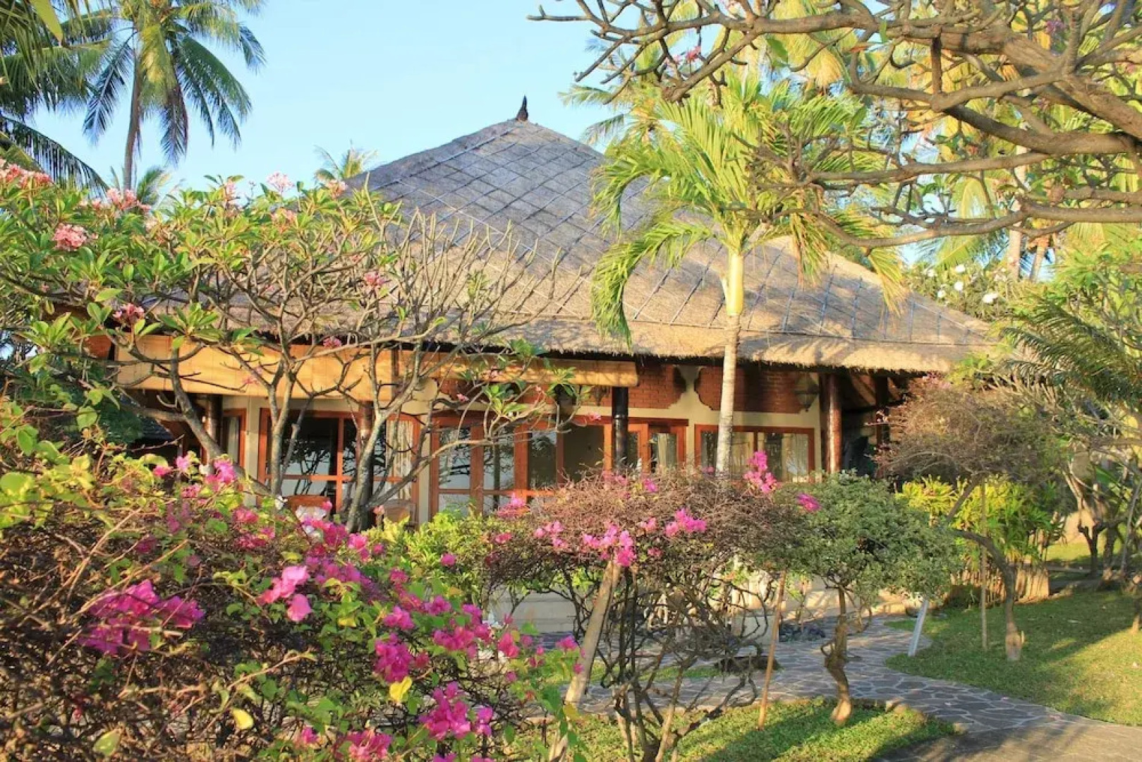 The Ning Beach & Villa