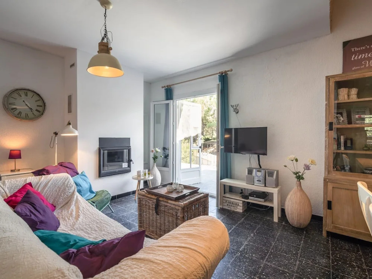 Luring Villa in Pouzols-Minervois with Pool