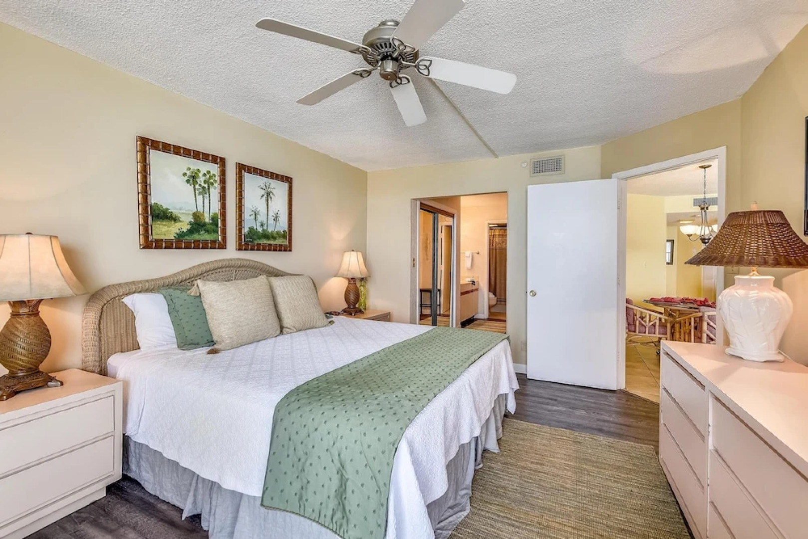 Summerhouse by Book That Condo