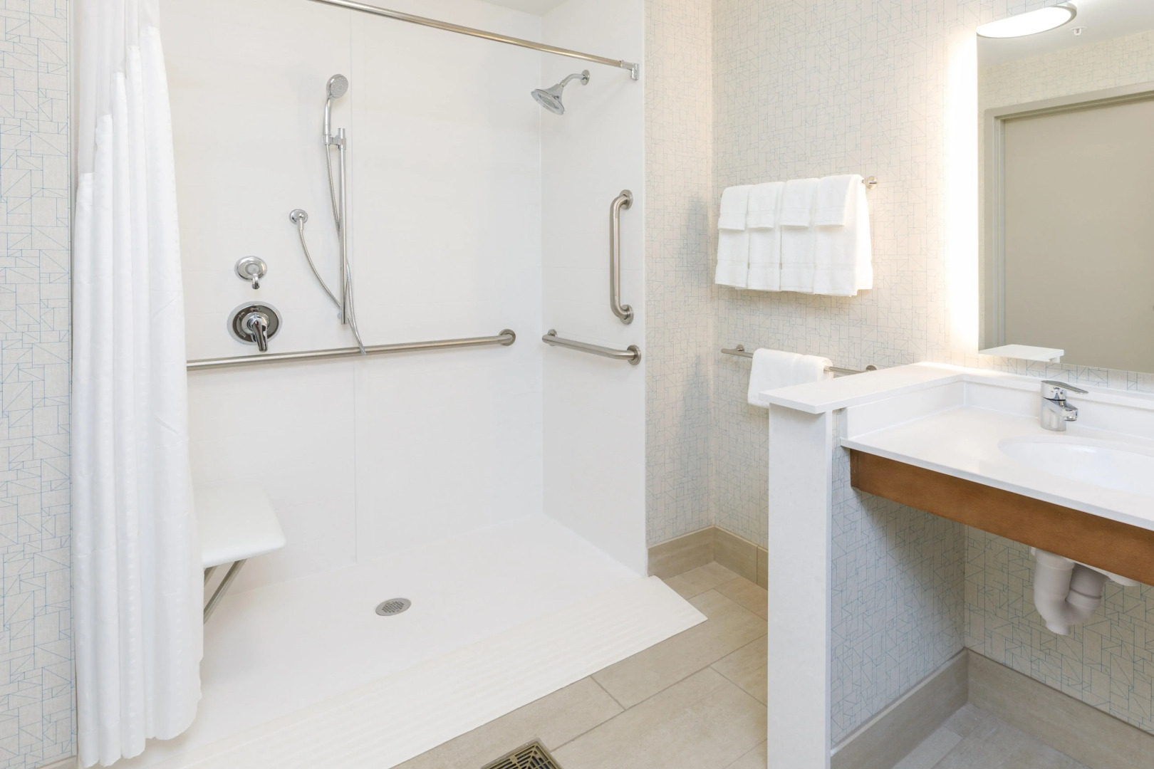 Holiday Inn Express & Suites Sturbridge by IHG
