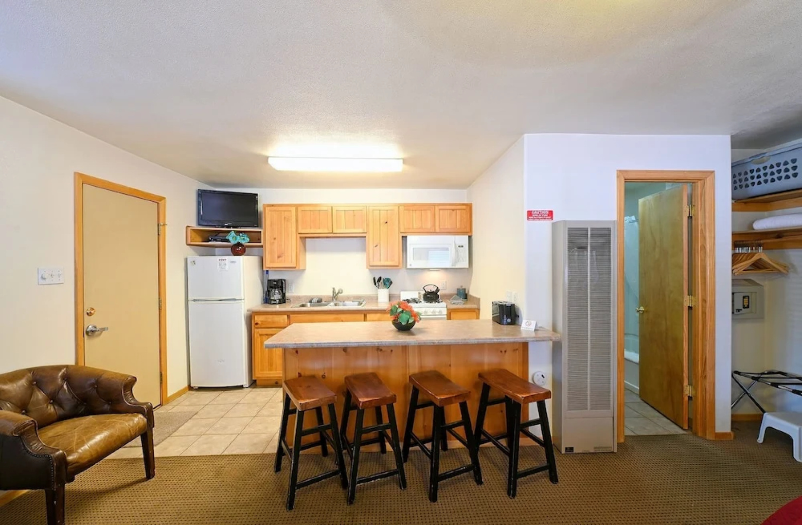 Thunderbird Lodge