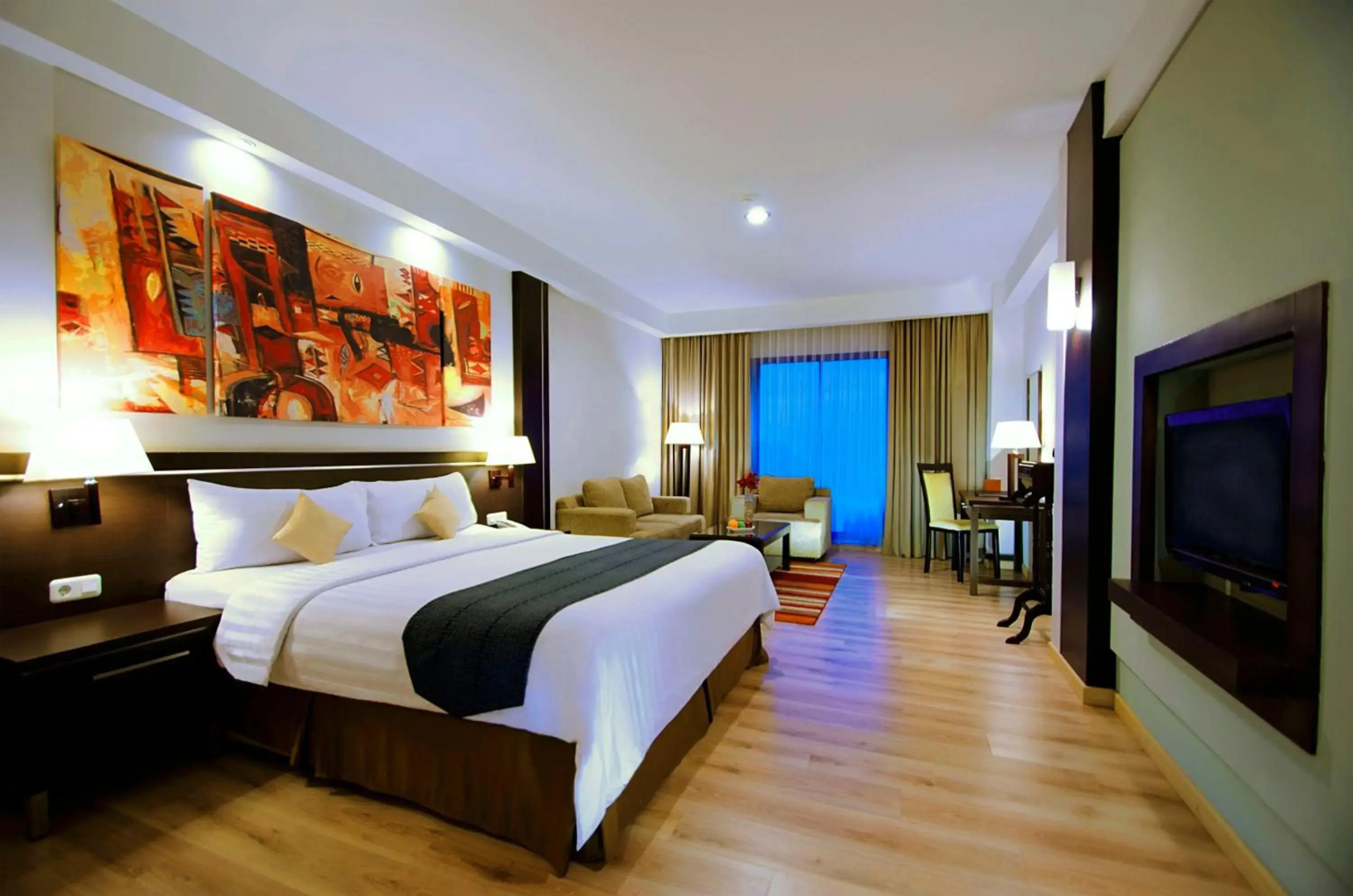 Beverly Hills Plaza Hotel & Spa