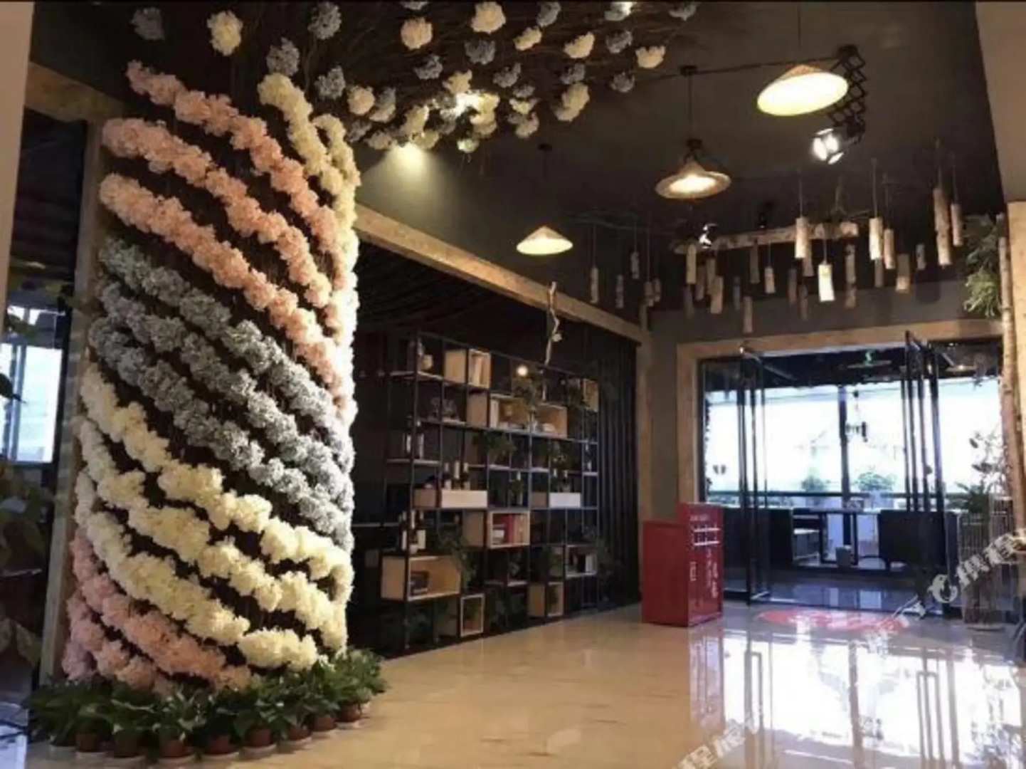 Huiqian Group Hotel (Shaotong Huandong)