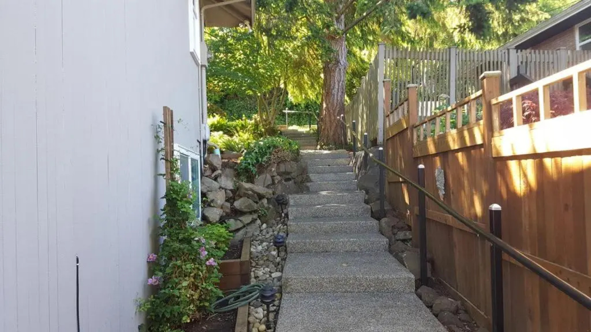 Island View-Spectacular view of Puget Sound and the Olympic Mountains