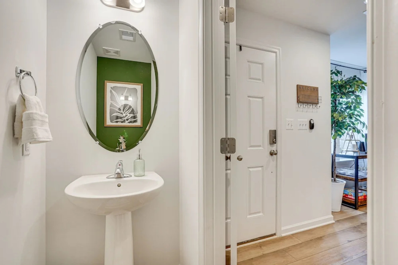 Charles Town Townhome: 9 Mi to Harpers Ferry