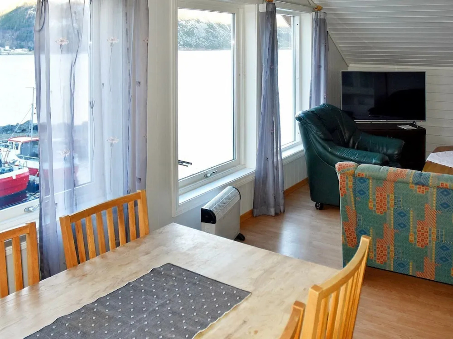 6 Person Holiday Home in Selje