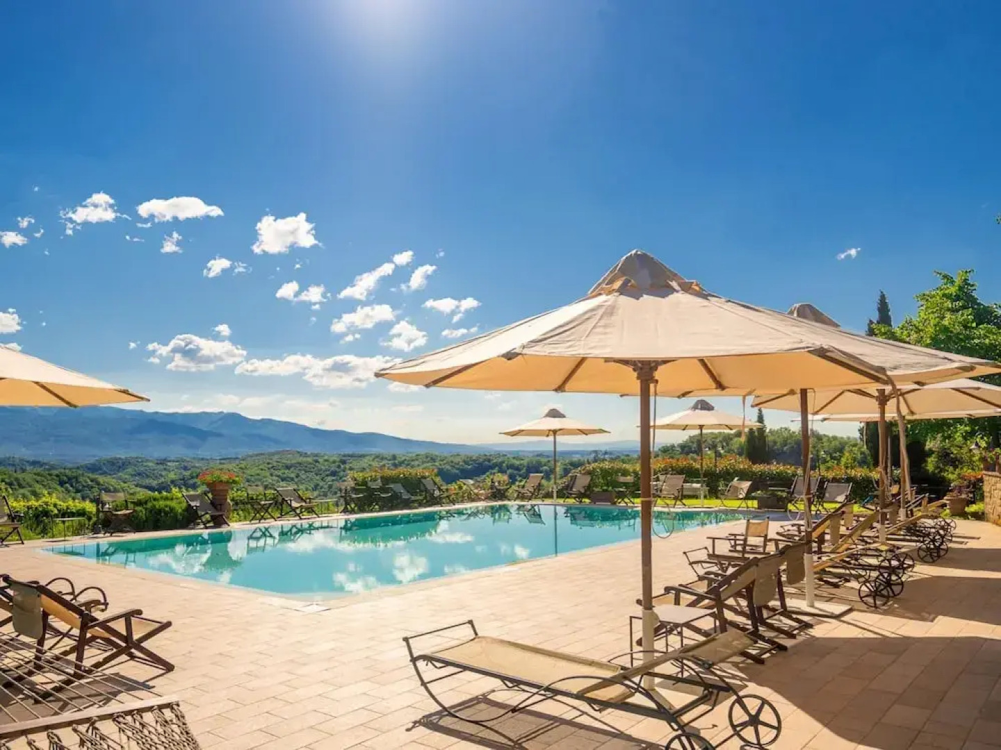 Apartment in Tuscany With Pool & Garden