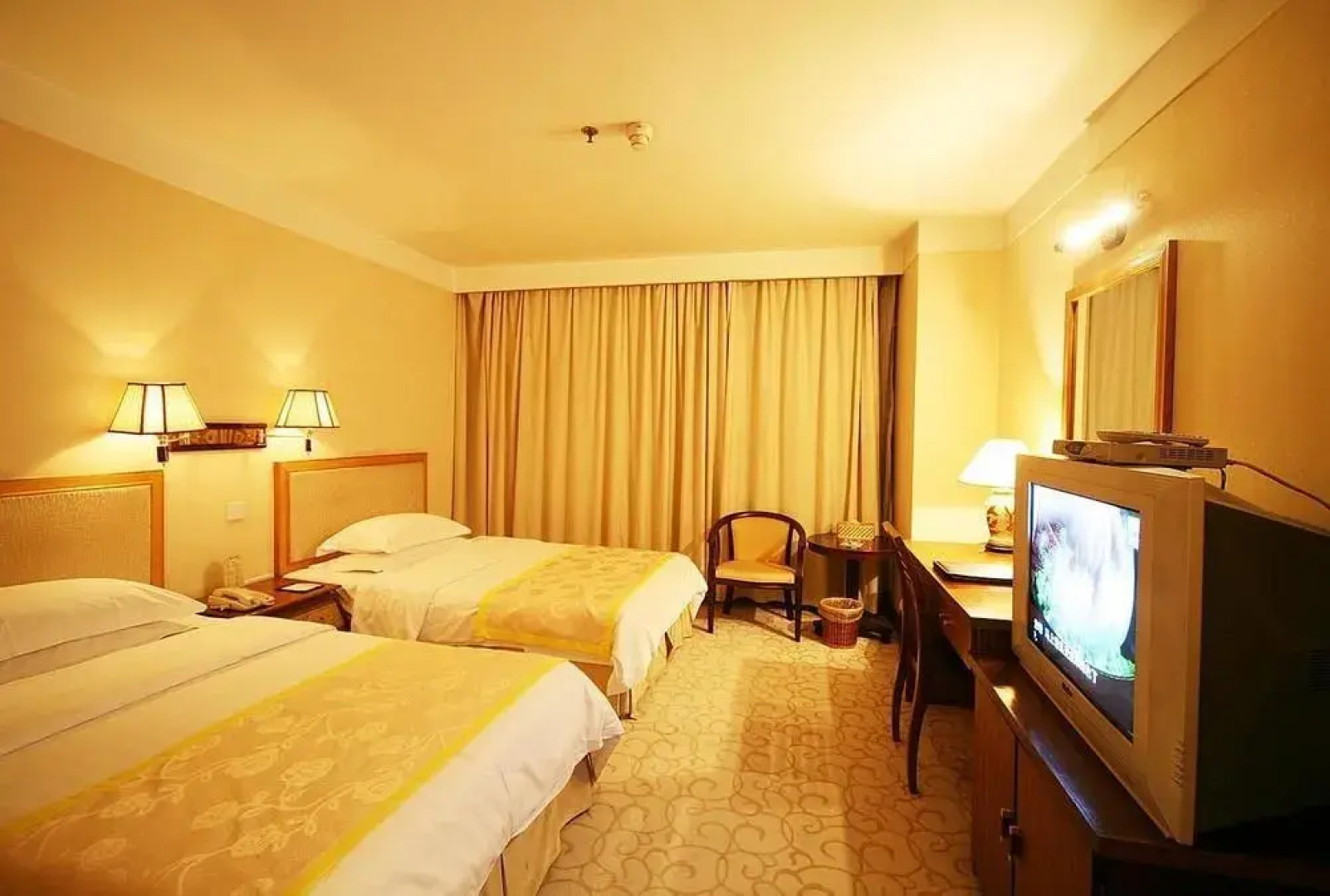 Century Plaza Qidu Hotel