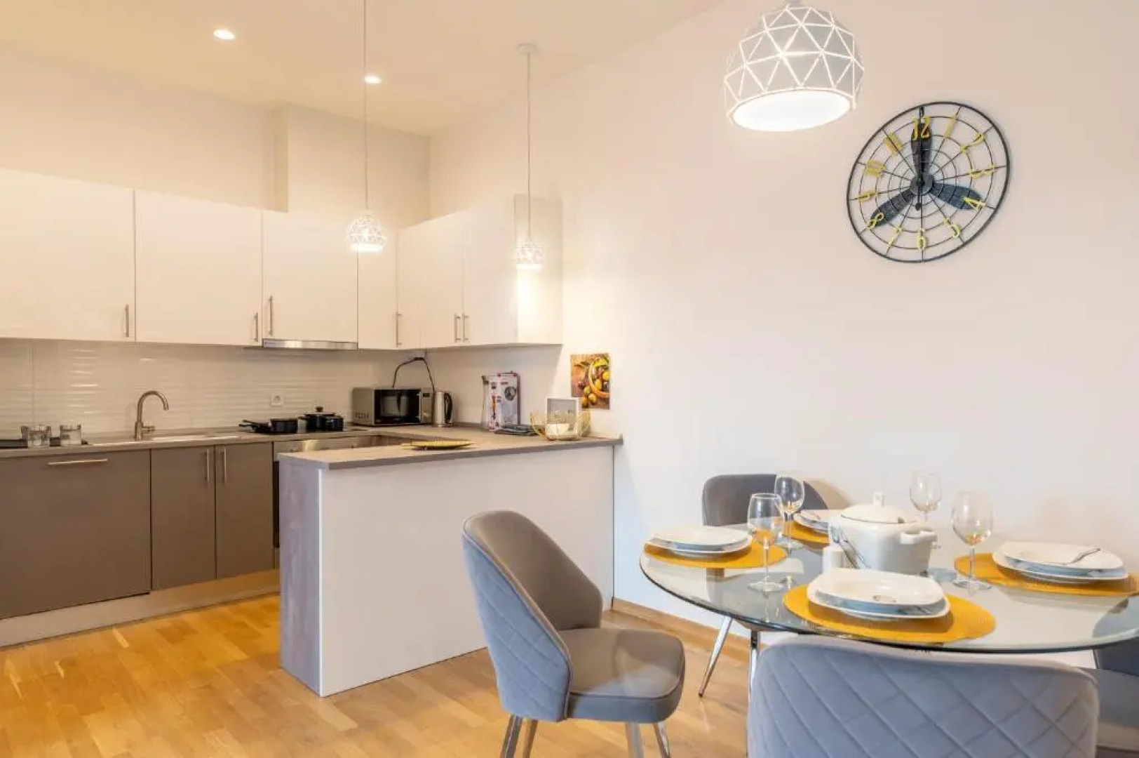 Apartments Adversarium