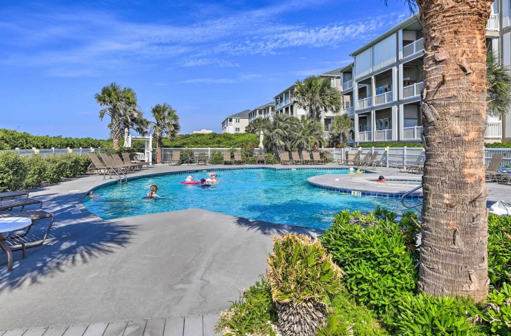 Indian Beach Resort Condo; Walk to Oceanfront!