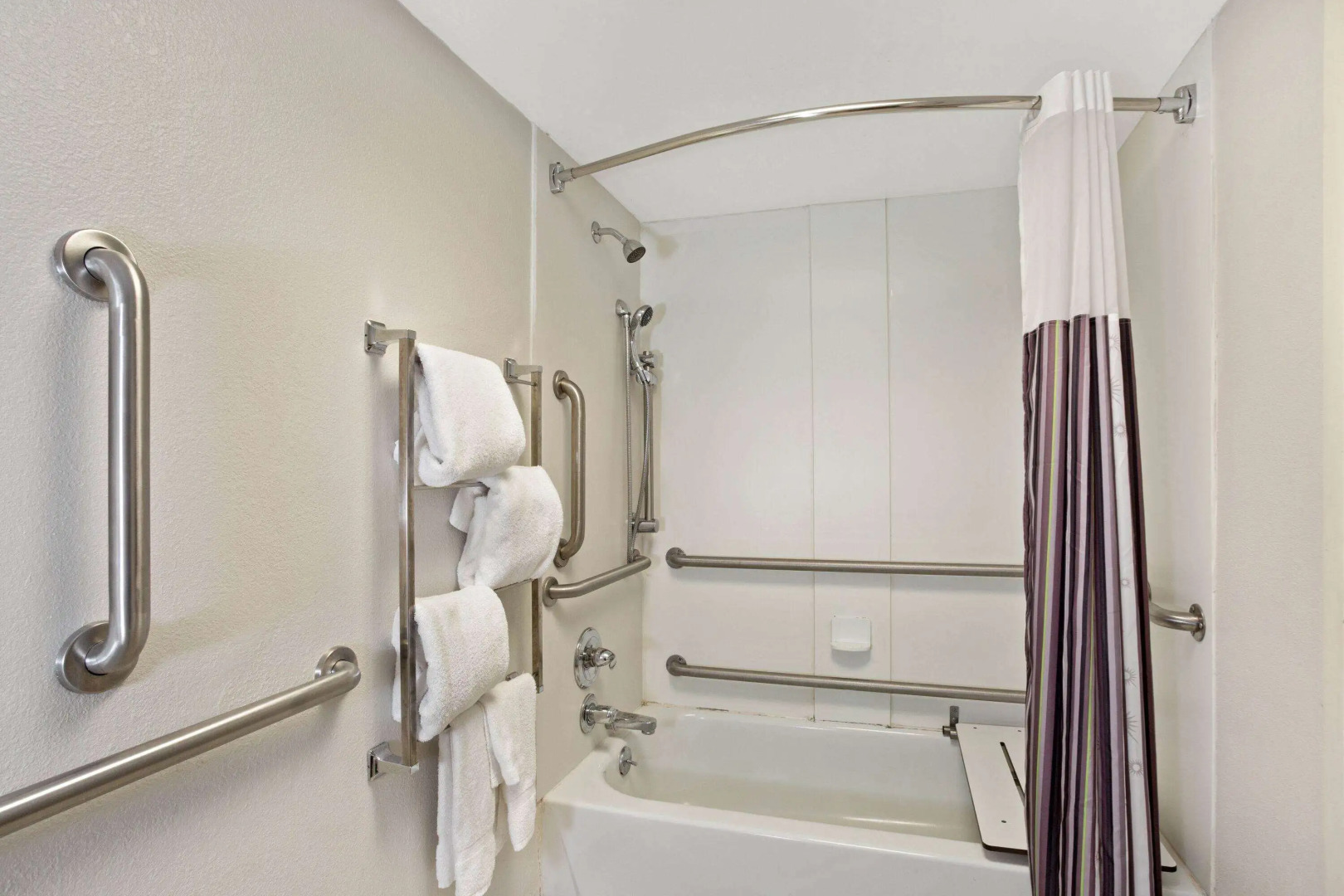 La Quinta Inn & Suites by Wyndham New Haven