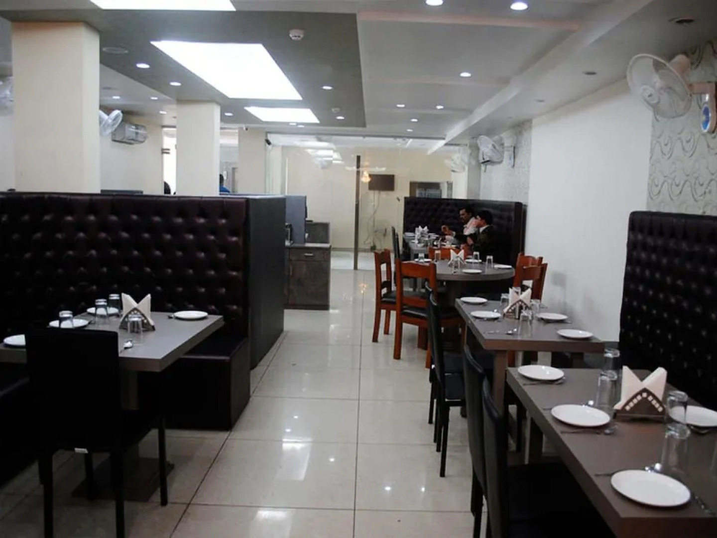 Deep Hotel & Restaurant