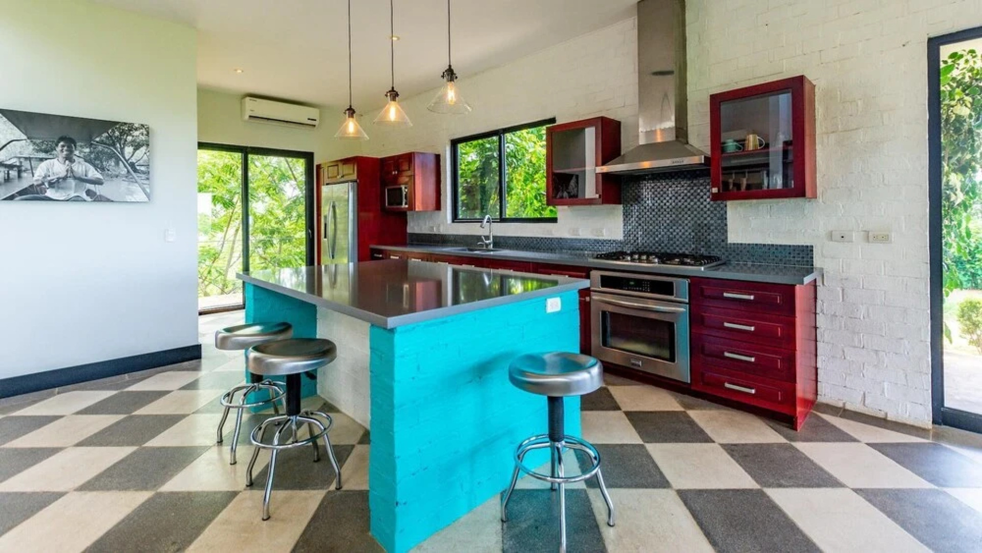 Nostalgic Retro Home on Luxurious Lot with a Private Infinity Pool and Ocean Views