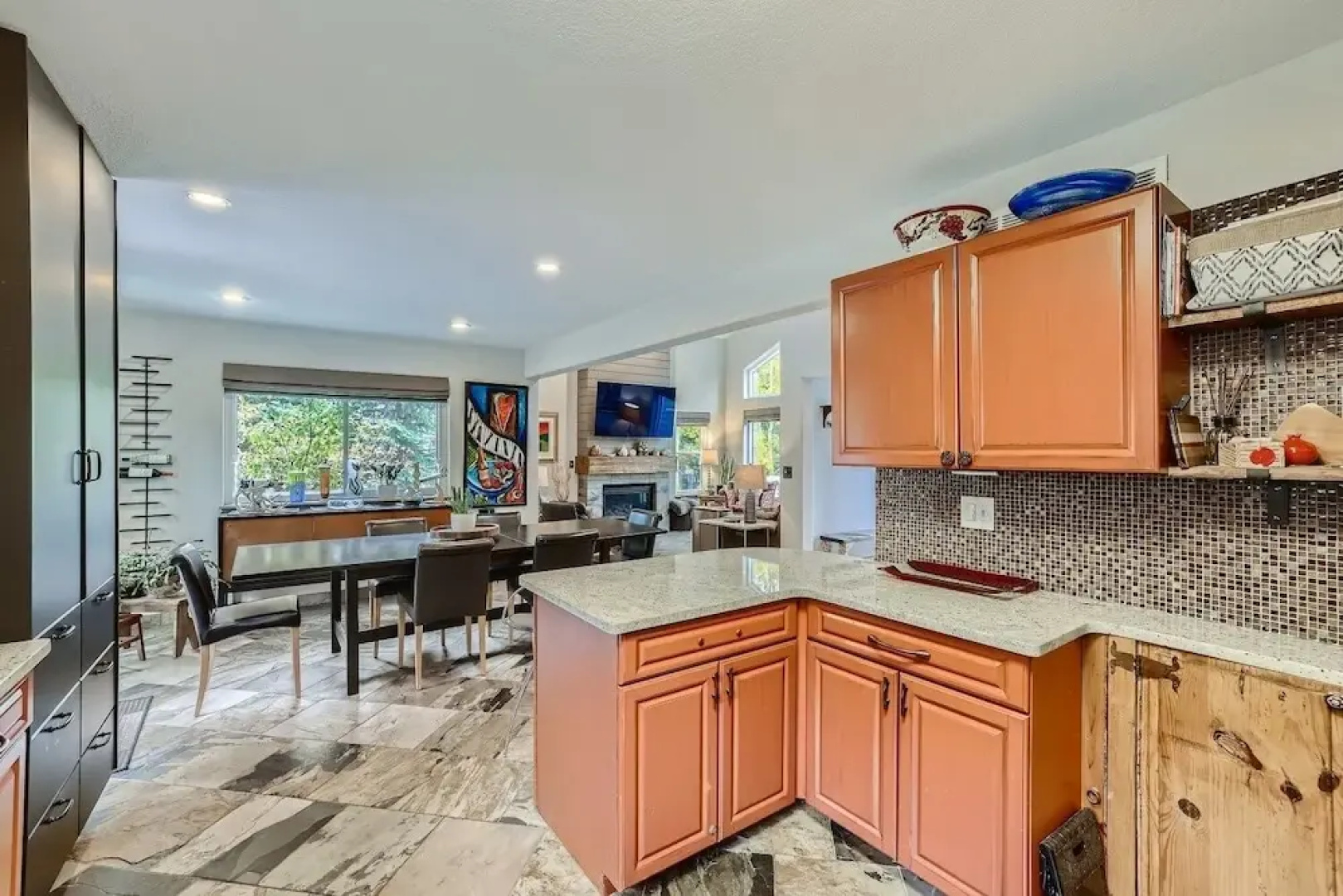 2 Bedroom PLATINUM Vacation Paradise! Hot Tub,Kick back in Style! 2 Home by RedAwning